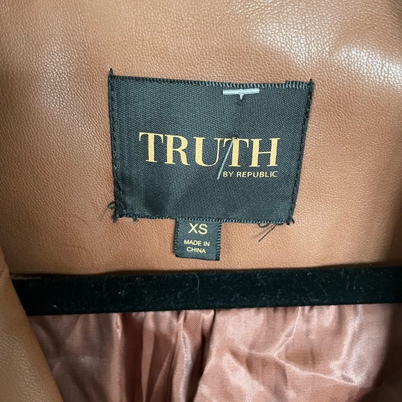 Faux leather Coat Truth by Republic. - Picture 3 of 3